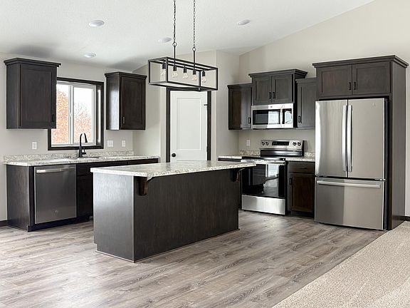 3rd image of 4605 8th St NE