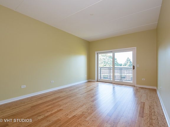 4th image of 5588 N Lincoln Ave APT 406