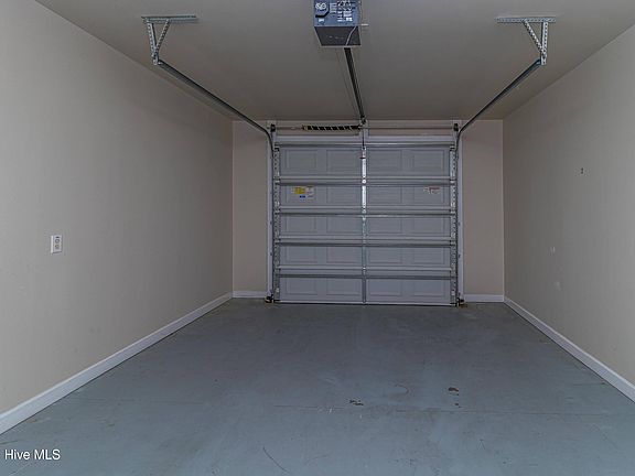 5th image of 105 Oxford Drive