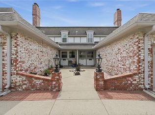 7709 W 102nd St, Overland Park, KS 66212