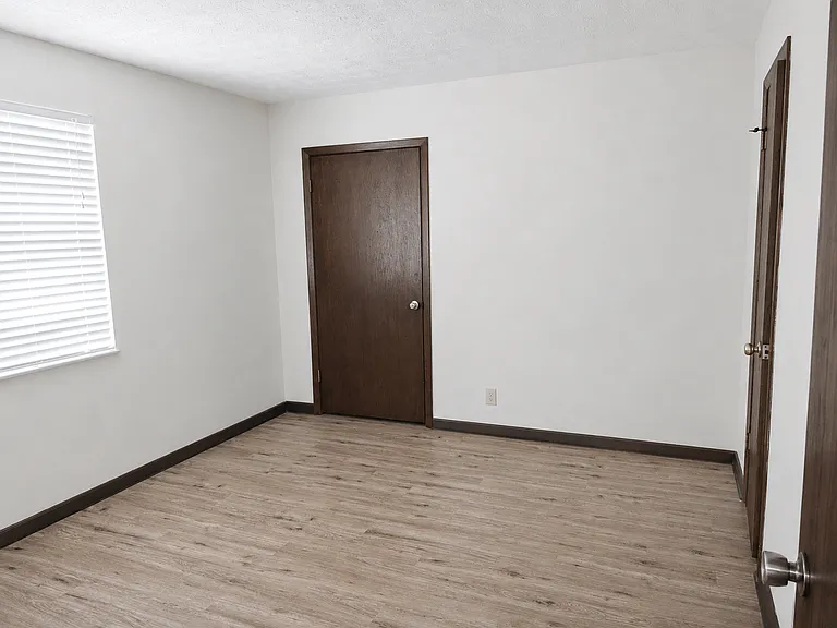 325 Arrowhead Dr — Photo 6