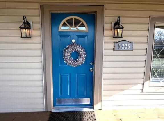 3rd image of 5226 Belle Dr