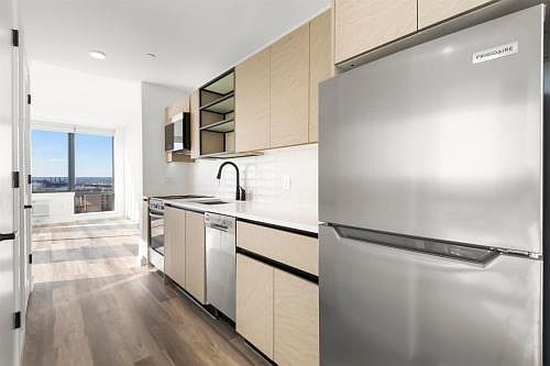 4th image of 55 Jordan Ave #1215