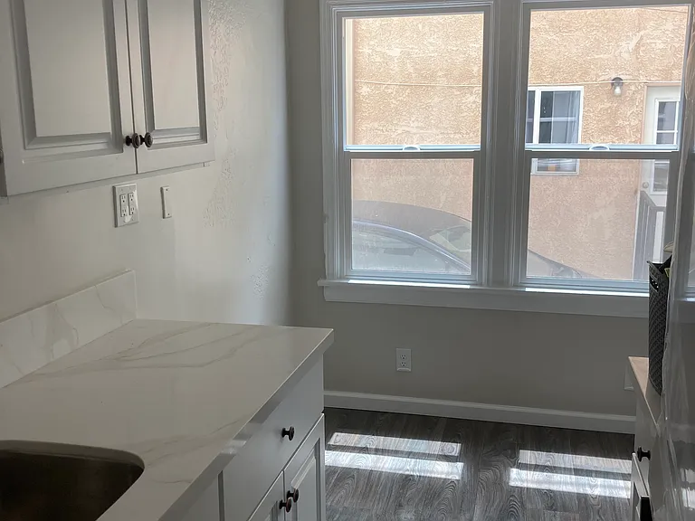 1143 N Coronado St #104 — Photo 5