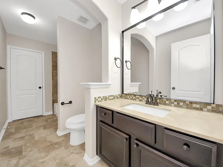 9815 Patricia Haven Ln — Photo 36
