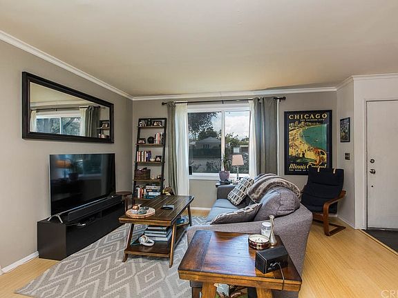 4th image of 544 N Marengo Ave APT 2