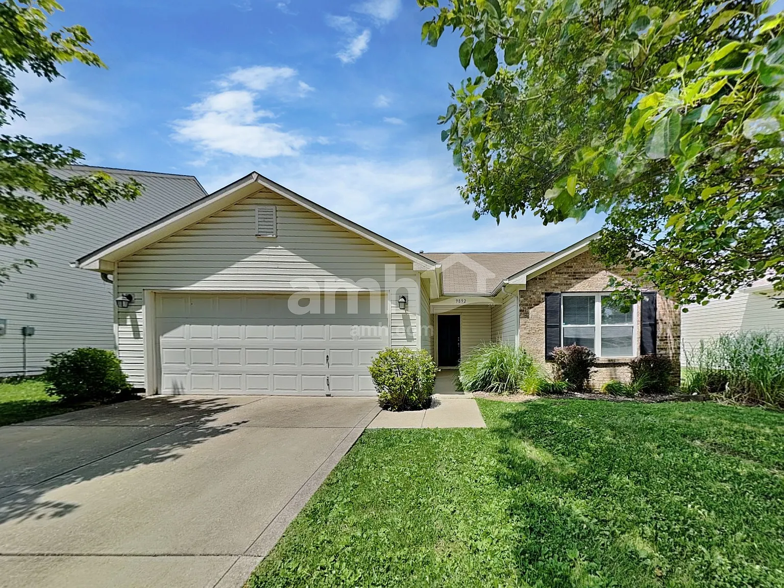 3 bed, 2.0 bath, 1421 sqft, $2,000 — Photo 1