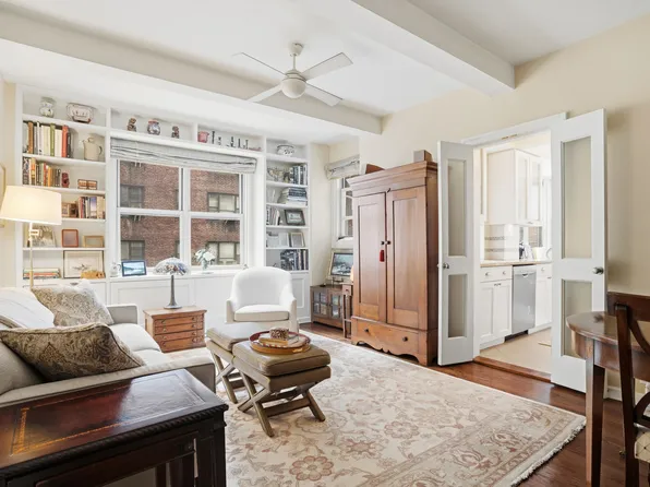 220 Madison Avenue image 1 of 13