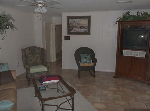 2nd image of 1103 Hickory Dr