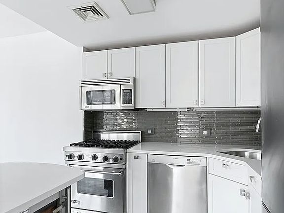 5th image of 435 E 65th St #Penthouse C