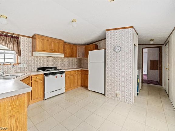 5th image of 108 Cedarwood St