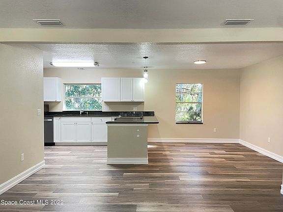 3rd image of 4085 Polaris Ave