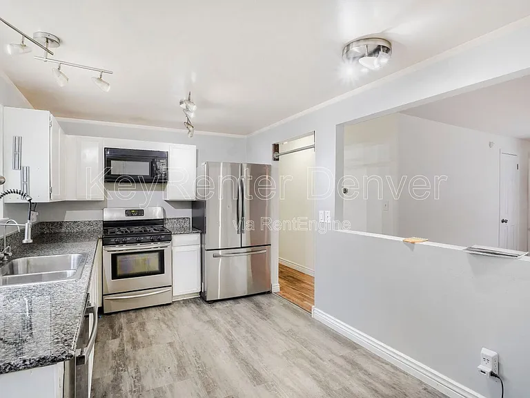 330 Depew St — Photo 7