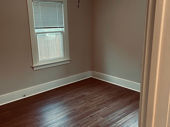 5th image of 227 Thorne St #227