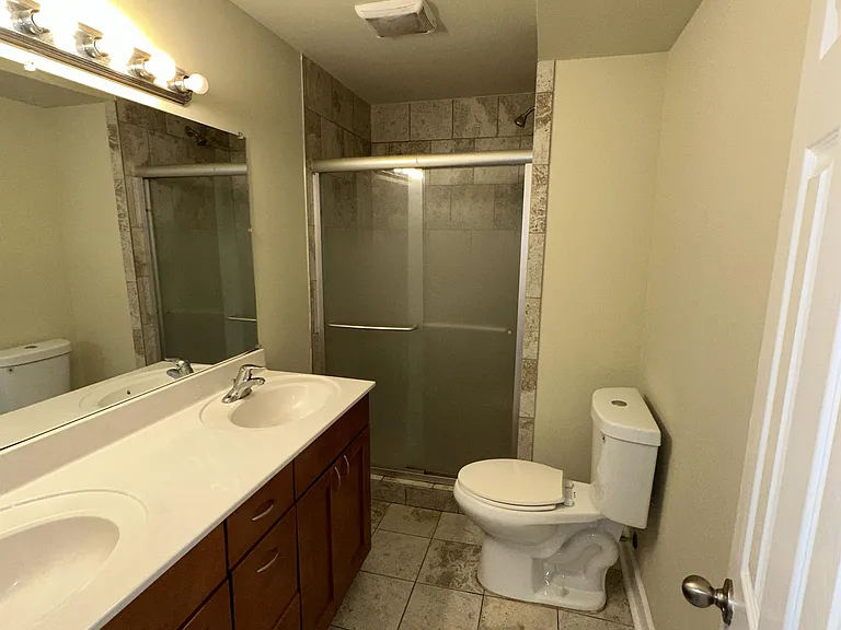 3531 Falls Rd #1 — Photo 4
