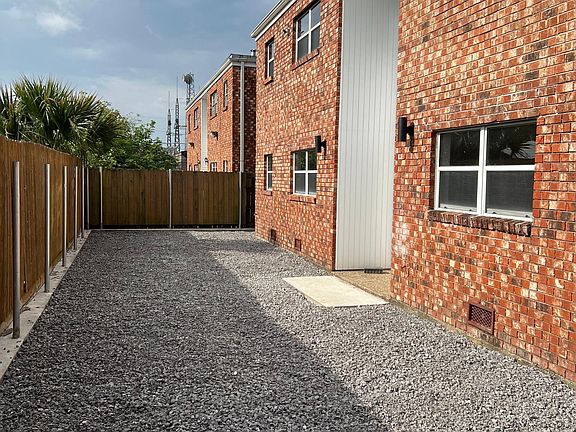 Rear communal courtyard