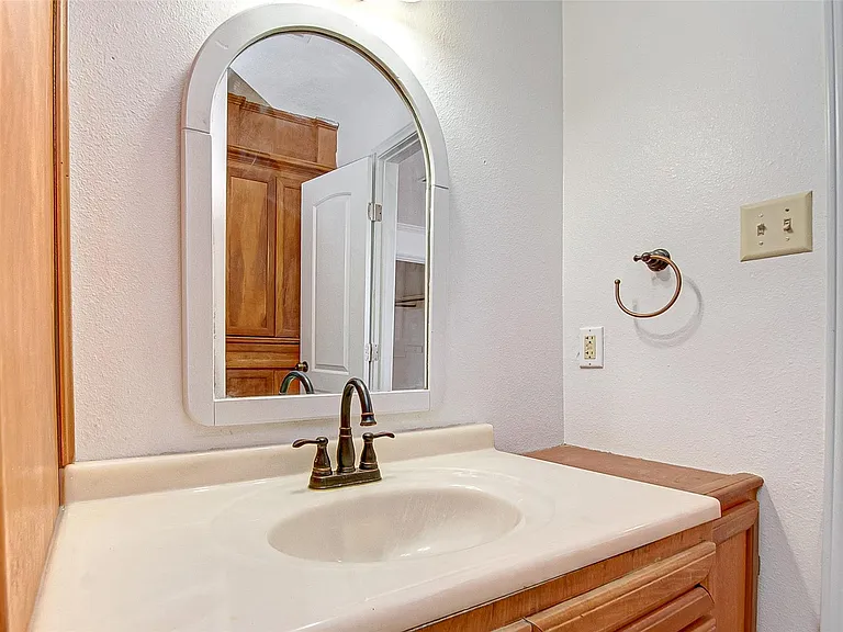 8312 Augustine Dr #D — Photo 27