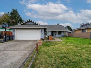 922 Hopkins Rd, Central Pt, OR 97502