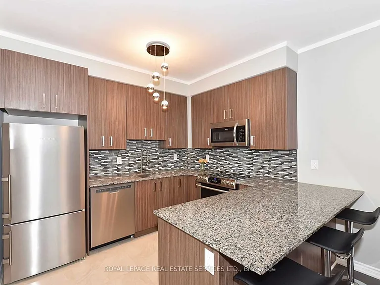 11611 Yonge St #306 — Photo 18