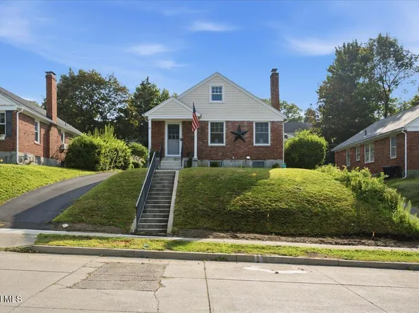 8 Center View Drive, Troy, NY 12180