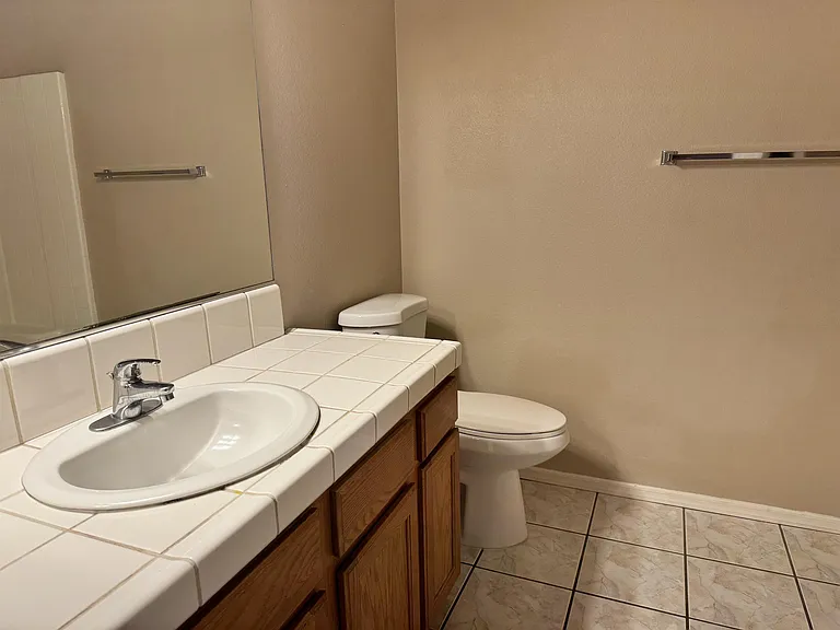 2945 Country Club Dr — Photo 2