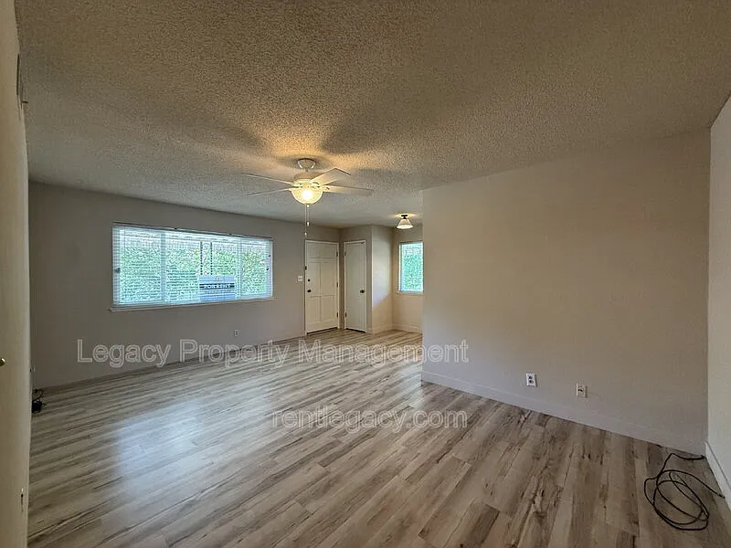 2 bed, 1.0 bath, 924 sqft, $1,650 — Photo 4