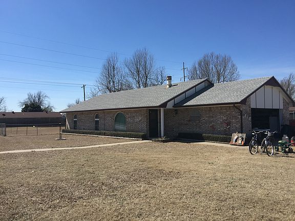 3rd image of 410 Vickie Dr