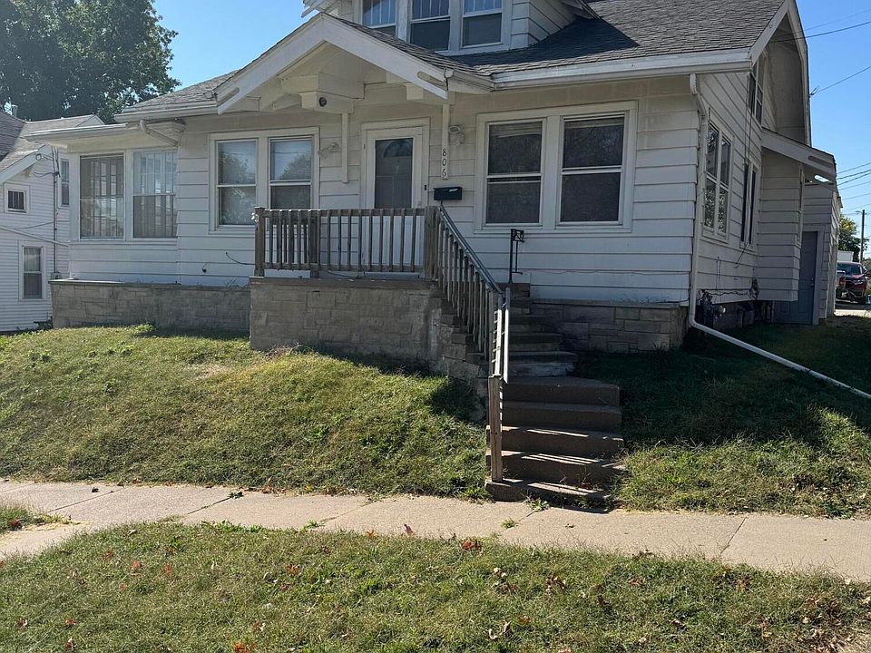 1st image of 806 Oak St