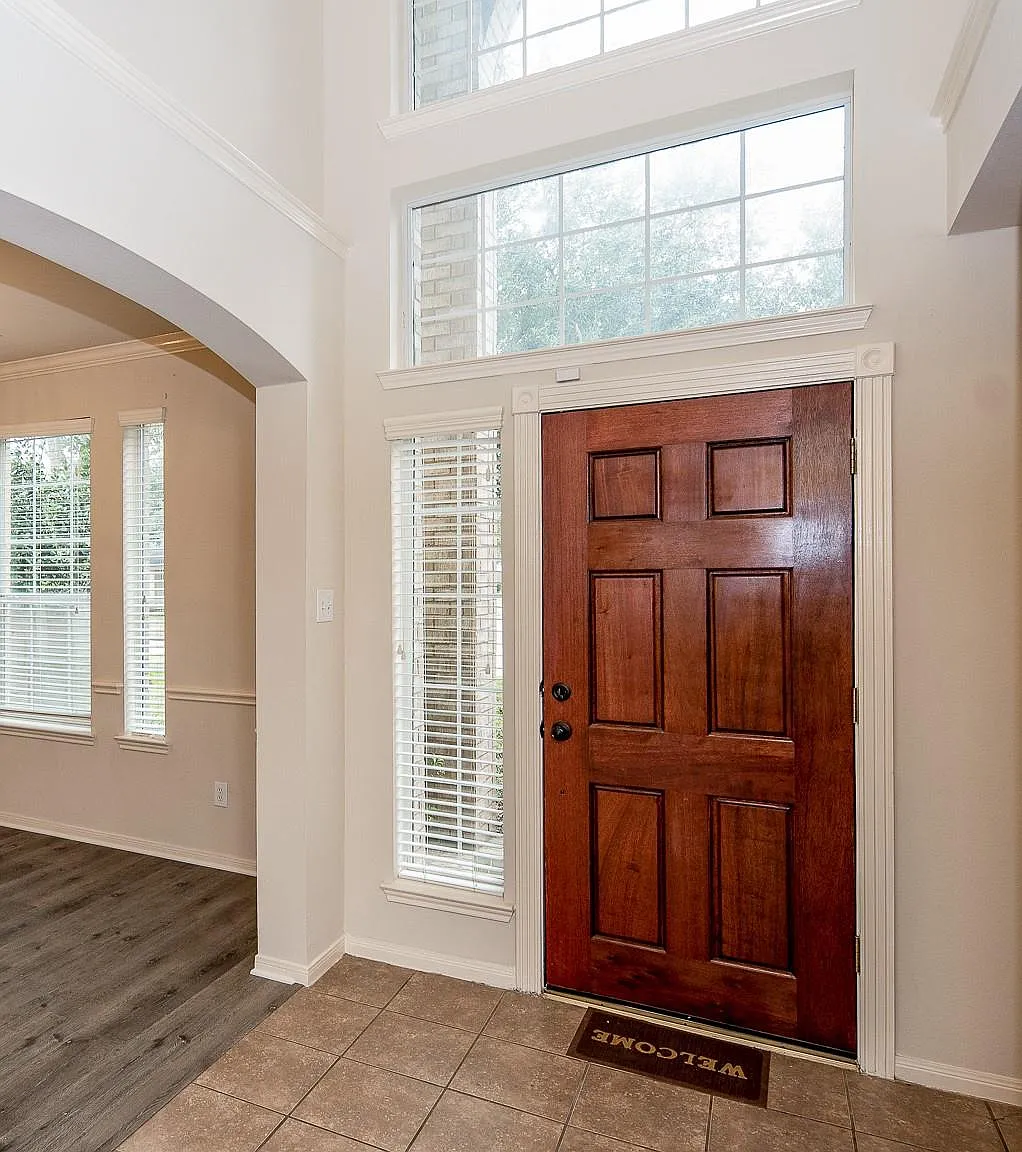 4 bed, 2.5 bath, 2316 sqft, $2,250 — Photo 3