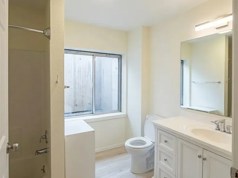 6347 Utica Ct — Photo 11