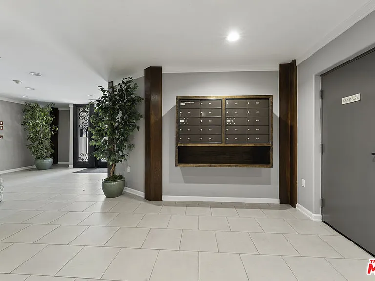1820 Benecia Ave #402 — Photo 8