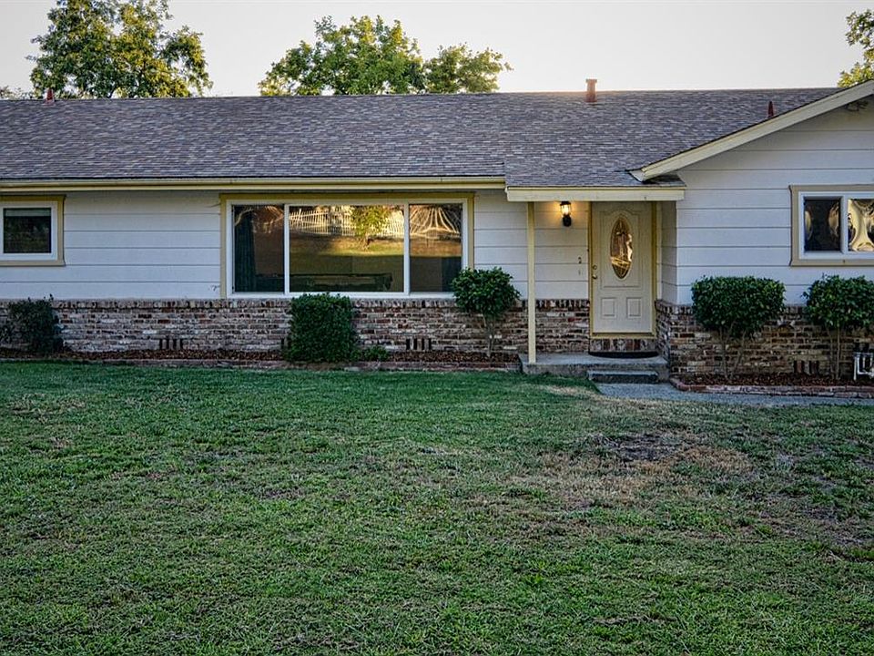 2nd image of 8011 Mariposa Ave