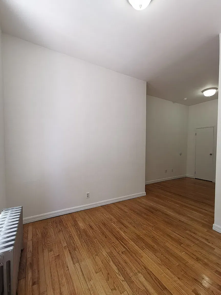 235 East 24th Street — Photo 3
