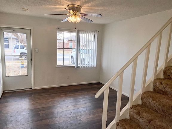 3rd image of 419 Holly St