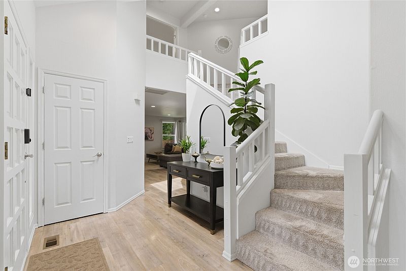 3rd image of 209 Casey Court