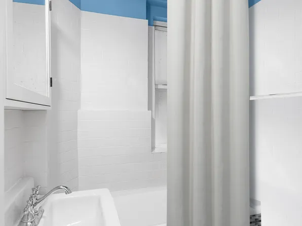 261 West 22nd Street 5 image 4 of 5