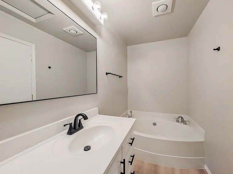 3632 Lakewood Rd — Photo 12