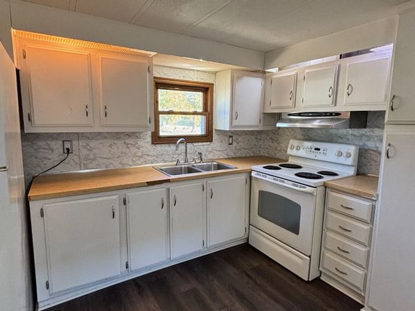 501 W Green St, Versailles, MO 65084