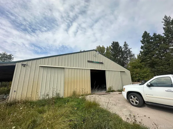 14390 24th Rd, Nahma, MI 49864