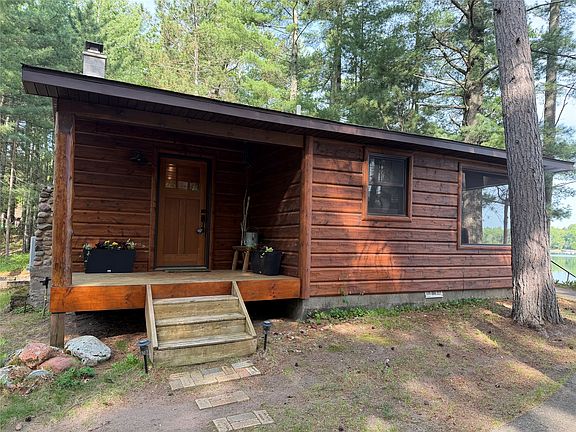4th image of 2922 E Long Lake Road