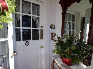 6 Lafayette Pl, Sea Cliff, NY 11579