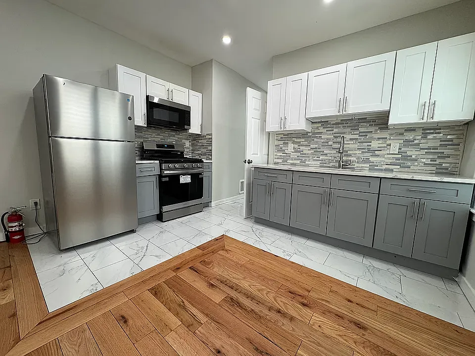 365 Howard Ave #2
