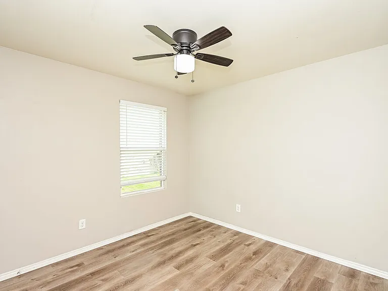 10009 Calcite Dr — Photo 13