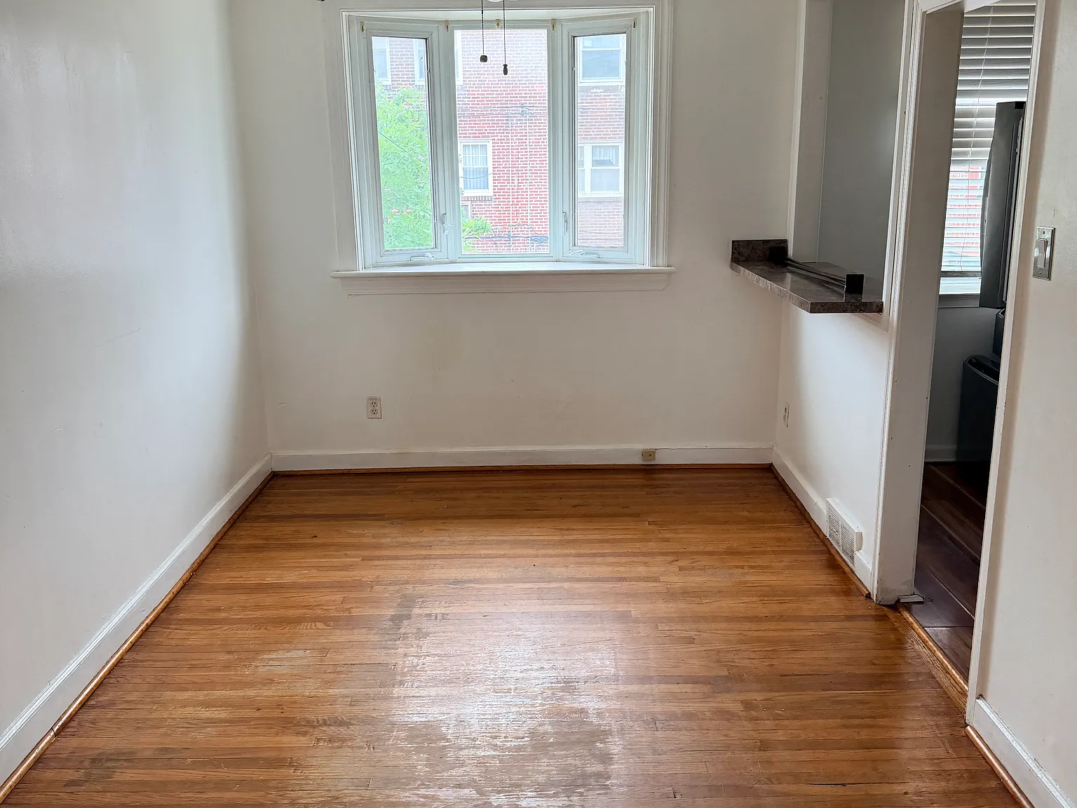 3 bed, 1088 sqft, $1,650 — Photo 3