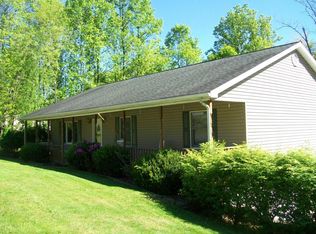 319 Town Mountain Rd, Summersville, WV 26651