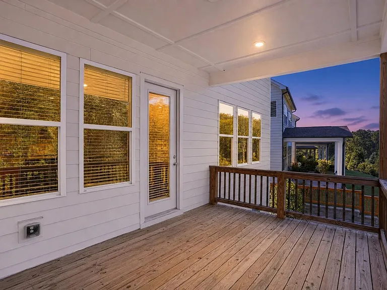 1241 Westshore Dr — Photo 11