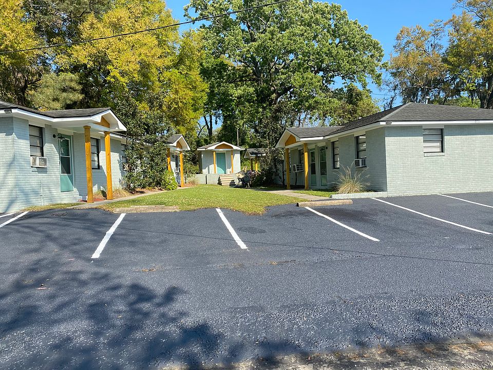 2nd image of 4602 Hyde Ave #C