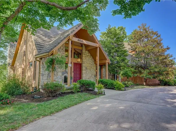 600 Saint Andrews Dr, Kansas City, MO 64145