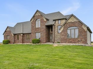 110 Castlekeep Dr, Rogersville, MO 65742