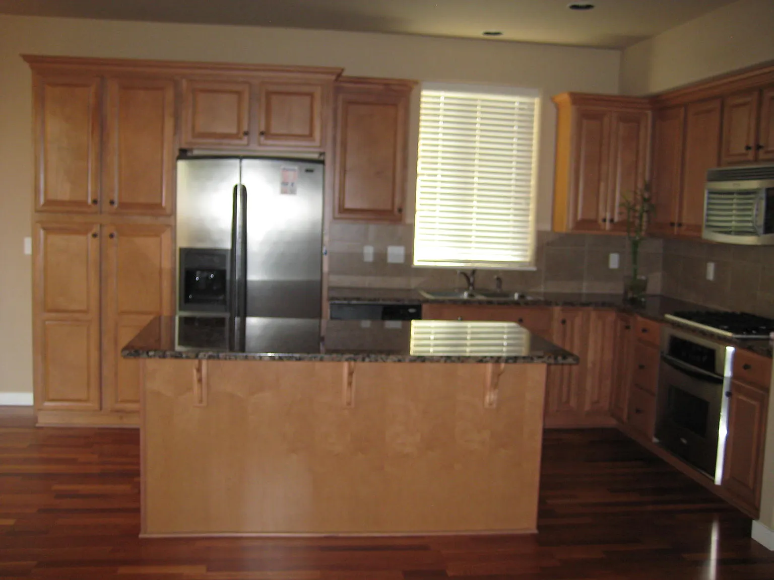 4 bed, 2.5 bath, 2252 sqft, $2,900 — Photo 3